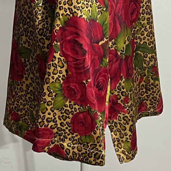 Victoria’s Secret Silky Leopard Red Roses Button Up Shirt - Picture 4 of 10